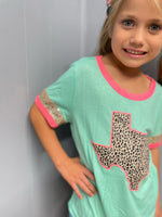 Load image into Gallery viewer, Girls Texas Leopard Glitter T
