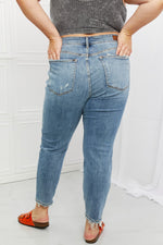 Load image into Gallery viewer, Judy Blue Maddison Full Size Boyfriend Jeans
